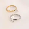Anillo Decorativo Versátil Simple de Zircón Único de Nuevo Estilo Primavera y Verano para el Dedo Índice de Mujer Anillo Redondo de Zircón de Acero Inoxidable con Cuatro Garras