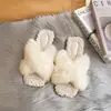 Chinelos modernos de pele natural para mulheres, novos chinelos de algodão versáteis, novos chinelos de pele de sola grossa para uso externo outono e inverno 2026 para mulheres