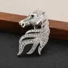 Estilo Retrô Antigo Ano do Cavalo Broche de Diamante de Alta Qualidade Cabeça de Cavalo do Zodíaco Alfinete de Roupa Personalizado de Nicho Acessórios de Lapela