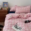 Conjunto de quatro peças em algodão bufante xadrez lavado, conjunto de três peças em algodão bufante estilo ins para dormir sem roupa, capas de edredom simples e de casal em algodão puro 3