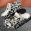 Calzado de Verano para Exteriores Transfronterizo, Zapatos con Estampado de Letras para Playa, Sandalias de Punta Cerrada, Sandalias Huecas de Suela Suave para Hombre, Zuecos de Verano