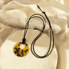 Collar Colgante Estampado de Leopardo Degradado Vintage, Moderno y Versátil para el Trabajo, Cadena para Suéter Estilo Melard con un Diseño Único, Accesorio de Nicho