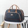 Venta Directa de Fábrica Bolso de Hombro Bolsa de Viaje Bolsa de Equipaje Bolsa de Regalo de PU Bolsa Grande y Pequeña Resistente al Agua Bolsa de Hombro para Viajes Cortos