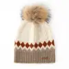 Gorro Puro Cachemir para Adulto Engrosado Estilo Nuevo Europeo y Americano Otoño e Invierno Cálido Tejido Jacquard Trenza Protección Orejas Gorro con Pompón