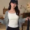 Camisola feminina leve, respirável e quente com acabamento escovado, apresentando algodão canelado elástico para um top básico versátil e que afina a silhueta.