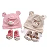 Gorro de bebé primavera y otoño calcetines conjunto 3-14 meses bebé bebé estilo occidental muñeco de dibujos animados gorro con orejas