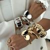 Pulsera Brillante de Estilo Ins Dulce y Fresco de Industria Pesada Transfronteriza Europea y Americana para Mujer, Pulsera de Metal Abrazadora Retro Plegada con Forma de Gota de Agua Personalizada