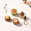 Colecionáveis para alívio do estresse Pingentes fofos de casquinha de sorvete, enfeites animados de xícaras de café, acessórios de pão de bao e itens decorativos