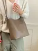 Bolsa de mão da moda deste ano para mulheres, grande capacidade, nova bolsa de ombro cruzada tipo balde retrô outono e inverno 2026