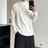Capa base de forro polar gris oscuro con media cremallera para hombre, adecuada para entrenamiento físico de otoño e invierno, con cuello semi-alto y diseño de camiseta de manga larga estilo americano