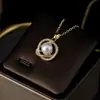 Colar Pingente de Joia em Ouro 18K Real Banhado a Cobre e Prata com Zircônia Rodeada por Pérola Joia de Corrente para Clavícula com Design de Nicho para Mulheres