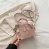 Bolso Pequeño Nuevo Estilo Transfronterizo para Mujer Primavera/Verano 2025 Bolso Cruzado Versátil de Moda Súper Popular Bolso Cubo para Mujer