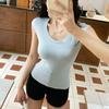 Foto Real de Camiseta Simple de Cuello U de Manga Corta para Mujer Verano Nuevo Versátil Básico Color Puro Entallada Hombro Derecho