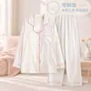 Conjunto de Pijama Macio, Respirável, Algodão Nuvem, Listras Verticais, Estampa Floral, para Mulheres, Gola Lapela, Primavera/Outono, Pode Ser Usado Fora de Casa, Conjunto para Casa, Venda Direta da Fábrica no Atacado