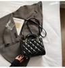 Bolso de Mano Pequeño Transfronterizo 2026 Nuevo Bolso Versátil para Mujer Moda Europea y Americana Exquisito Estilo Lady Dior Bolso Pequeño de Hombro Cruzado Estilo Chanel