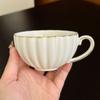 Conjunto de xícara e pires de café estilo europeu em cerâmica para casa, luxo leve, desenho de Xícara Dourada, conjunto de xícara e pires para chá da tarde no escritório, presente