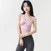 Camiseta de manga corta para mujer con diseño cruzado y plisado en la cintura para un efecto adelgazante, suave y amigable con la piel, adecuada para yoga y Pilates diario.