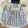 Conjunto de pijama cálido de coral polar con cuello cuadrado para mujer, estilo primavera/otoño/invierno, con ribete de encaje y forro polar, estilo princesa, adecuado para niñas como ropa de estar.