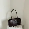 Bolso Femenino para Axila 2026 Nuevo de Moda Otoño Gama Alta Vintage Lujo Ligero Bolso de Hombro Moderno Versátil Bolso para Viajar