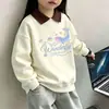 Camada base feminina com forro de fleece para outono e inverno, novo estilo 2026, gola redonda, moletom quente, blusa de manga longa raglan com blocos de cor para crianças mais velhas