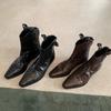 Versão em Couro de Vaca~2026 Botas Slim da Moda com Bico Fino, Corte em V, Textura Amassada em Couro Genuíno e Jeans Retrô, Botas Curtas Western para Mulheres, Outono