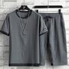 Traje de seda de hielo directo de fábrica para hombre, traje deportivo holgado de verano de talla grande para tiempo libre, pantalones cortos de manga corta para hombre, conjunto de dos piezas