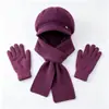 Conjunto de tres piezas para mujeres de mediana edad y mayores: gorro de punto grueso y cálido de otoño e invierno, gorra de béisbol de pelo de conejo, bufanda y guantes