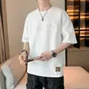 2026 Verano Nueva Camiseta de Manga Corta para Hombre Marca de Moda para Hombre Holgada Cuello Redondo Bordado de Letras Casual Versátil Moderna Media Manga