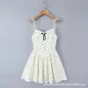 Vestido Suspendido Dulce de Lunares Estilo Francés con Falda Abullonada, Lazo, Bordes Fruncidos, Ceñido a la Cintura, Adelgazante y Vestido con Patchwork de Encaje