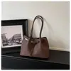 Bolsa Tote Retrô Versátil Feminina 2026 Nova Coleção Primavera Verão Estilosa Exquisita para o Dia a Dia Bolsa de Ombro de Grande Capacidade