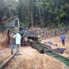 Equipo de selección de oro y arena a gran escala, carro de lavado de oro de 400 toneladas de Laos, máquina de extracción de oro y arena móvil con cribado de rodillos de Myanmar