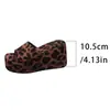 Pantuflas de Cuña con Estampado de Leopardo Europeas y Americanas para Mujer 2025 Verano Nuevo Estilo Plataforma Exportación Pantuflas de Suela Gruesa Talla 43 Venta al por Mayor