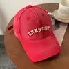 Gorra de Béisbol con Letra Gruesa para Mujer, Combinación Perfecta para Mostrar la Cara, Gorra Pequeña de Copa Dura con Visera Ancha para Cabeza Grande, Sombrero Cremoso-blanco de Moda