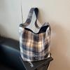 Bolso Tote Rayado de Color Contrastante de Gran Capacidad para Mujer 2026 Otoño e Invierno Nuevo Bolso de Hombro Casual de Moda Bolso para Viajar al Trabajo para Mujer