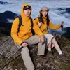 Jaqueta softshell para atividades ao ar livre, design unissex, à prova de vento e à prova d'água, com capuz, adequada para caminhadas, ciclismo e como roupa de casal para primavera e outono
