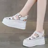 Sandalias Romanas para Mujer 2026 Verano Nuevo Estilo Zapatos de Plataforma con Suela Gruesa con Aumento Oculto de Altura de 8 cm, Diseño Hueco, Zapatos Casuales Blancos de Punta Cerrada