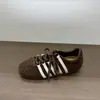 Estação Europeia Couro Macio Sapatos de Treino Alemães Femininos Verão Nova Moda Versátil Fundo Plano Sola Macia Retrô Casual Sapatos Forrest Gump