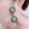 Novos Brincos de Diamante Coloridos para Mulheres, Brincos de Luxo Leve de Alta Qualidade, Brincos de Nicho, Brincos Versáteis de Pétala Curta Atacado