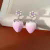 Colar de Morango de Resina com Pérolas e Cravejado de Diamantes, Corrente de Clavícula de Nicho de Luxo Leve, Conjunto de Joias de Alta Qualidade Estilo Coreano Doce e Elegante