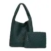 En stock 2024 Nueva Bolsa de Gran Capacidad Moda Femenina Tendencia Axila Hombro Bolso Tejido a Mano para Mujer Texto Suave