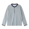 Sudadera casual estilo americano con cuello henley, manga de parche a rayas, efecto dos piezas, nuevo producto de primavera y otoño, estilo juvenil y relajado, camiseta básica