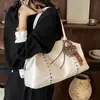 Bolso de mano grande con tachuelas estilo coreano para mujer, nuevo bolso tote retro de moda tendencia 2026, bolso de mano para ir al trabajo