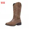 2026 Novas Botas de Couro Femininas em Estoque para Outono e Inverno, Novo Estilo Retrô Europeu e Americano, Salto Grosso, Botas Femininas de Cano Médio Plus Size