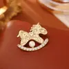 Broche de Zircônia Pérola Pônei Gelo Picado Cintilante, Moda de Alto Padrão Exquisito Cavalo do Zodíaco Novo Estilo Chinês Broche Fofo
