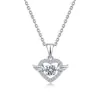 Collar dinámico S925 de plata de ley con moissanita de corazón y alas para mujer, alas de ángel con un colgante de corazón palpitante, cadena para la clavícula
