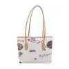 Bolsa Tote de Ombro Estilo Coreano Tendência Transfronteiriça para Mulheres, Novo Modelo Inverno 2025, Bolsa de Ombro Personalizada com Grafite, Bolsa de Braço Versátil
