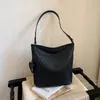 Bolso de Cubo Nuevo, Elegante y de Moda de Shuai Mi, con un Ambiente Relajado, Gran Capacidad, Bolso de Hombro de Nicho para el Trabajo, Bolso Grande de Axila