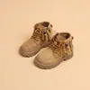 Botas de Moda con Borlas para Niñas Otoño e Invierno 2025 Nuevos Niños Medianos y Grandes Moda Birkenstock Botas Martin Botines Cortos de Princesa para Niñas Pequeñas