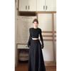 Um Conjunto Completo de Saias Longas para Pessoas Baixas no Início do Outono, Lindos Vestidos Pretos Estilo Hepburn que Rejuvenescedores Estão na Moda