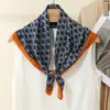 Bufanda de Seda Estilo Cochecito 2025 Nuevo Estilo Bufanda de Terciopelo Versátil Moda Retro Bufanda Cuadrada Suave de Algodón Lino